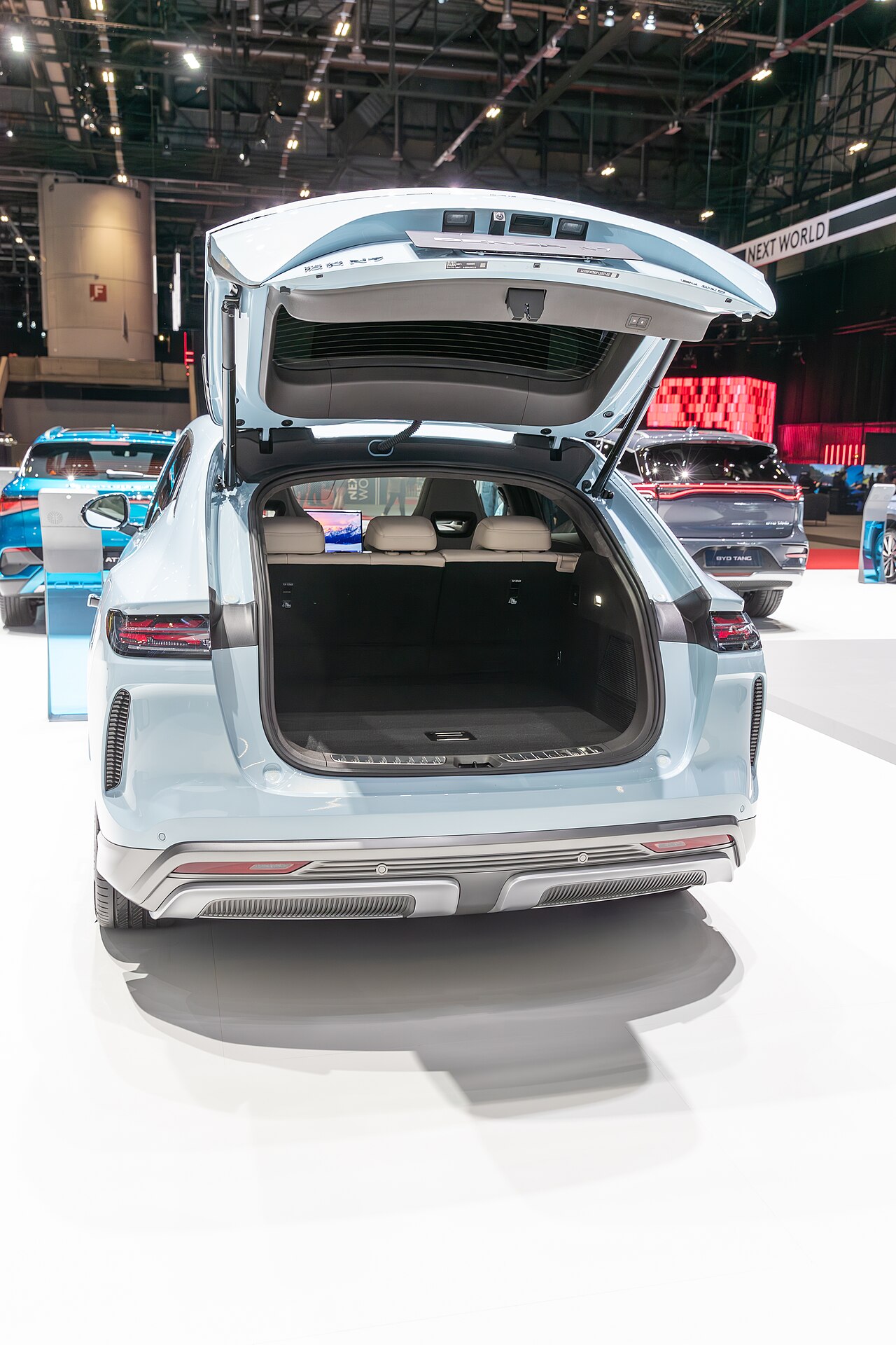 BYD Denza N7