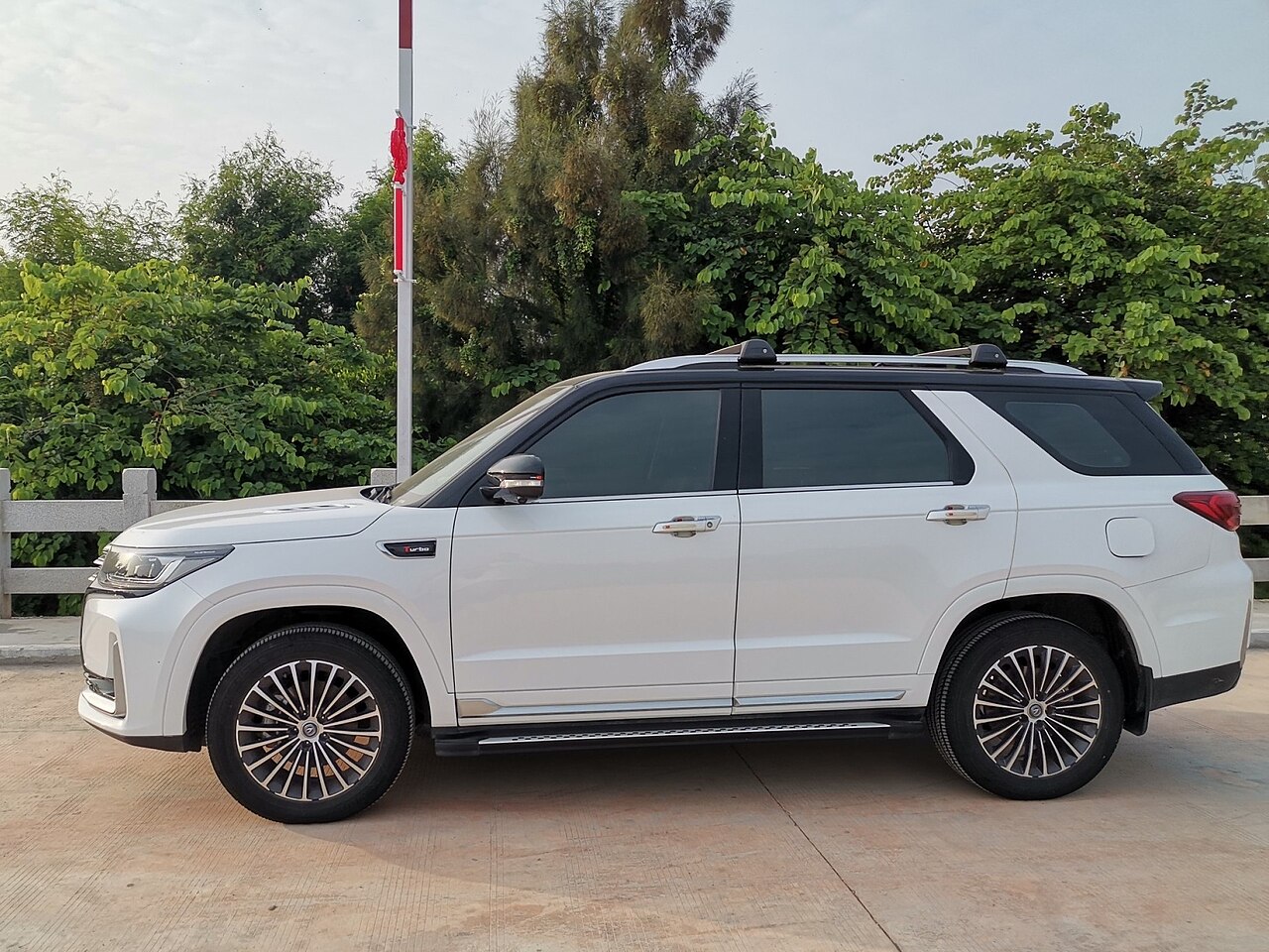 Changan CS95