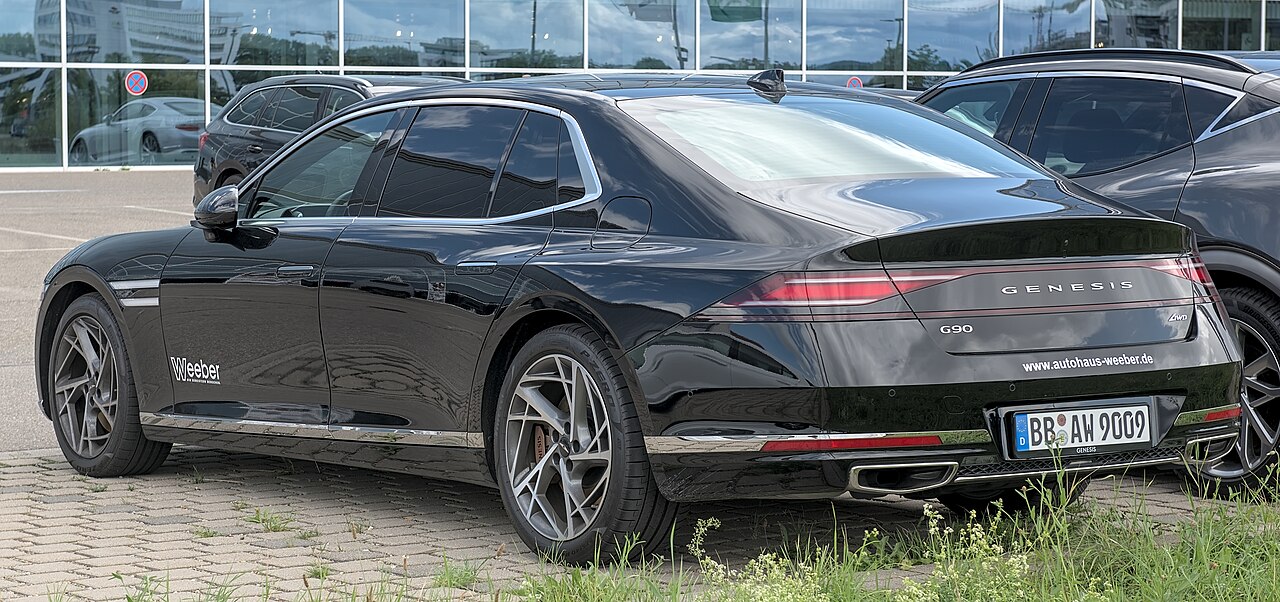 Genesis G90