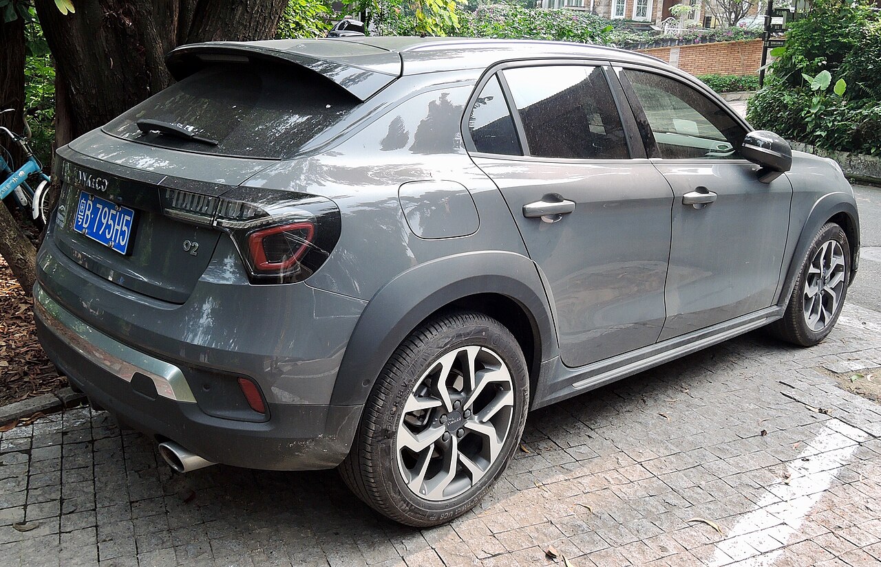 Lynk & Co 02