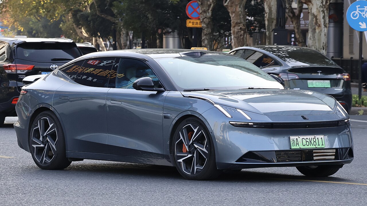 Lynk & Co Z10