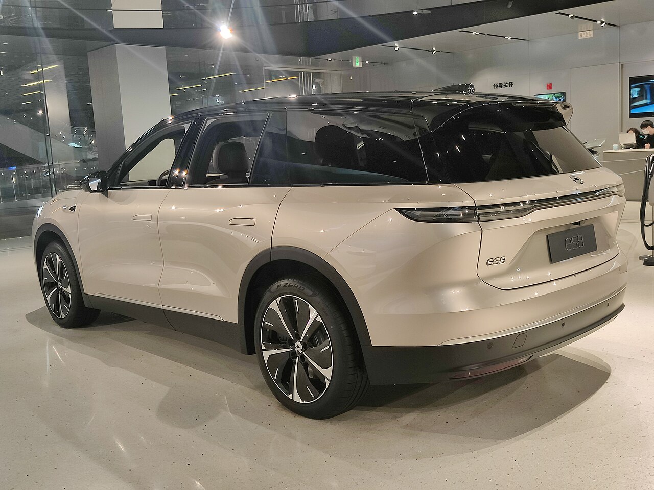 NIO ES8